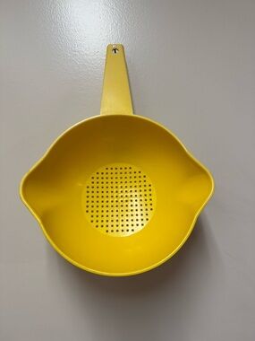 Tupperware Yellow Plastic Strainer with Handle